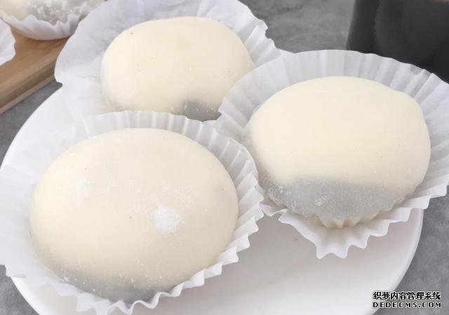 宅在家里做甜品雪媚娘，軟軟糯糯，入口即化，做法超簡單，零失敗
