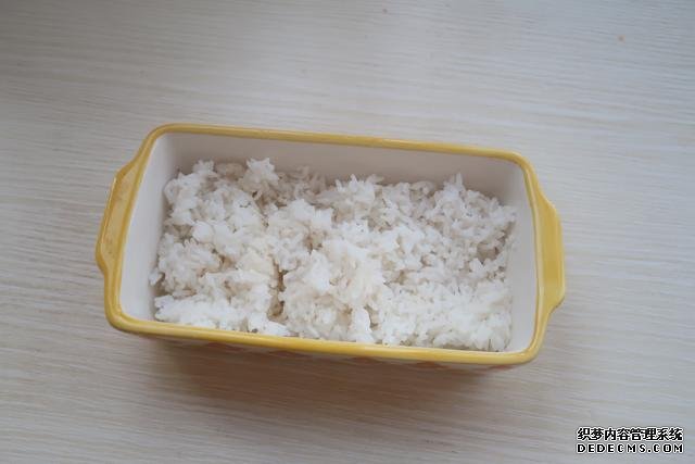 芝士控不可錯過的番茄雞肉焗飯，無敵拉絲