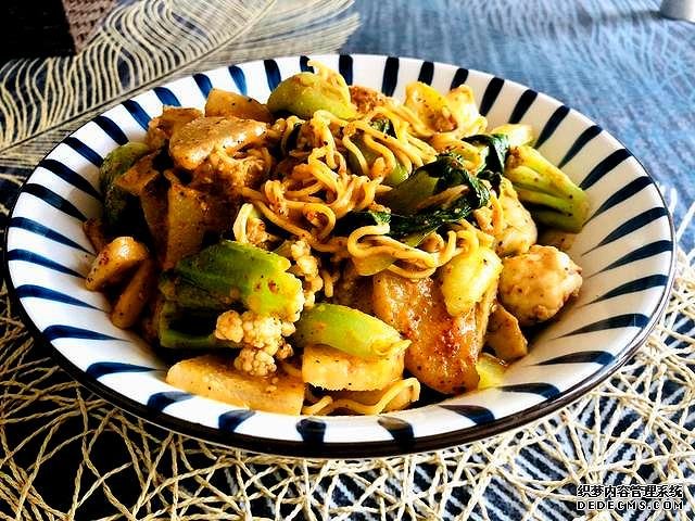 天熱沒食欲，我家就來一碗這個開胃菜，快速上桌，麻辣鮮香特過癮
