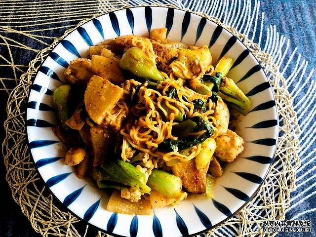 天熱沒食欲，我家就來一碗這個開胃菜，快速上桌，麻辣鮮香特過癮