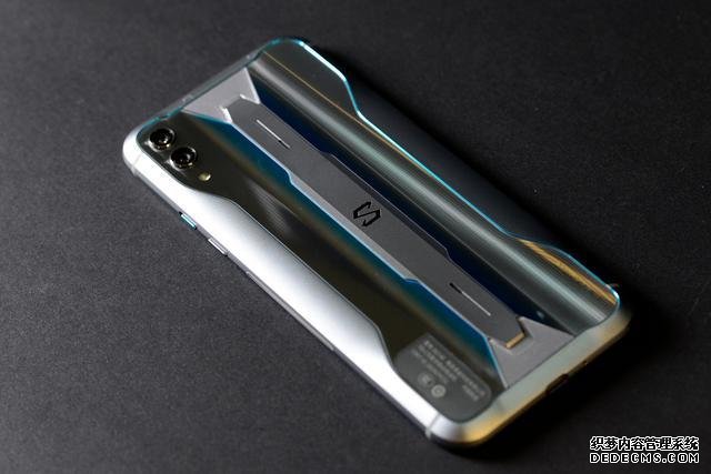 從3799跌至2699！液冷散熱+4000mAh+8GB+256GB，網(wǎng)友：終于等到了