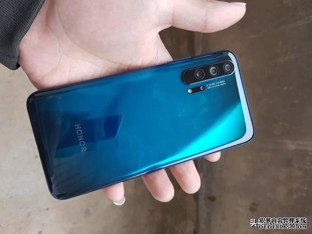 華為4G旗艦機(jī)加速清倉，8+256GB跌至兩千出多，還有雙光學(xué)防抖