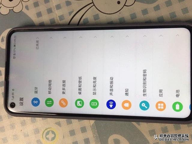華為4G旗艦機(jī)加速清倉，8+256GB跌至兩千出多，還有雙光學(xué)防抖