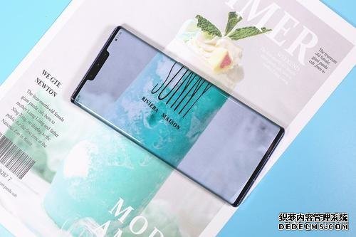 國產(chǎn)手機(jī)之光，這款國產(chǎn)旗艦敢和iPhone一爭高下，你猜是誰？