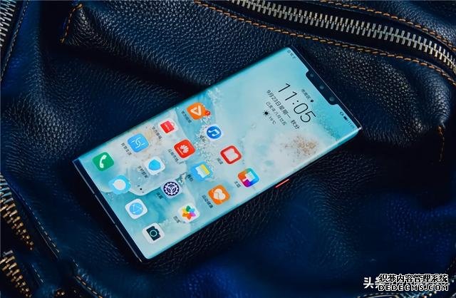 國產(chǎn)手機(jī)之光，這款國產(chǎn)旗艦敢和iPhone一爭高下，你猜是誰？