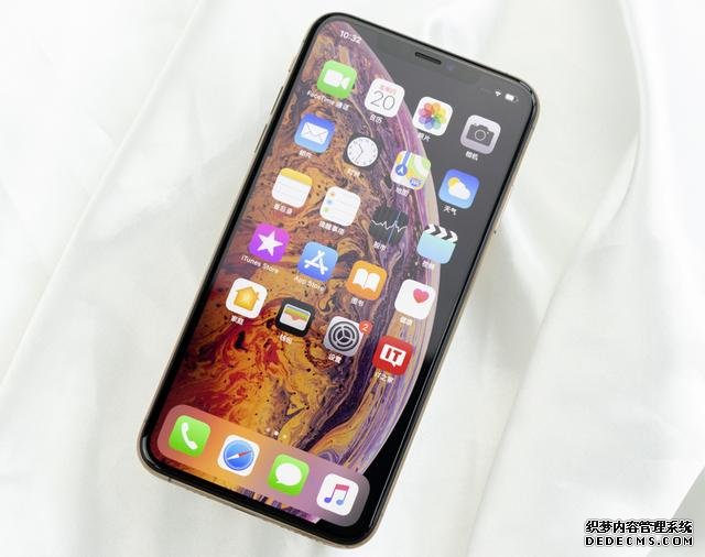 從8699跌至4699，從高端市場跌至中端市場，網(wǎng)友：終于等到了