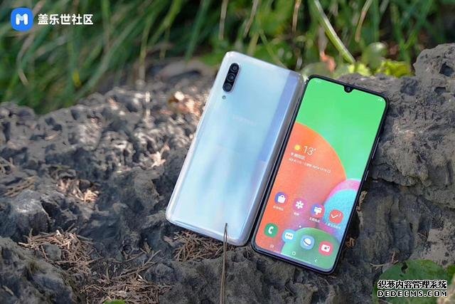 三星Galaxy A90 5G仍然在售：2699元買5G新旗艦還是買它？
