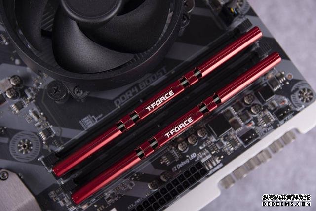 十銓火神32GB×2套裝內存評測，內容創(chuàng)作者福音，大容量才是王道