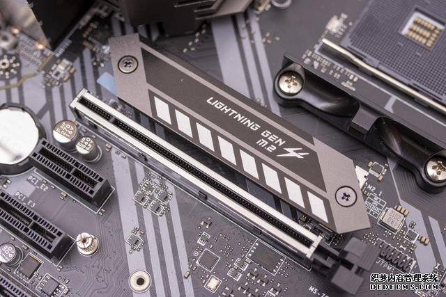 升級PCI-E 4.0，支持雙顯卡，微星B550M迫擊炮開箱