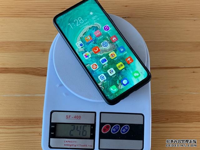 真全面屏、6400四攝、麒麟810，這四部千元機(jī)，一部比一部香