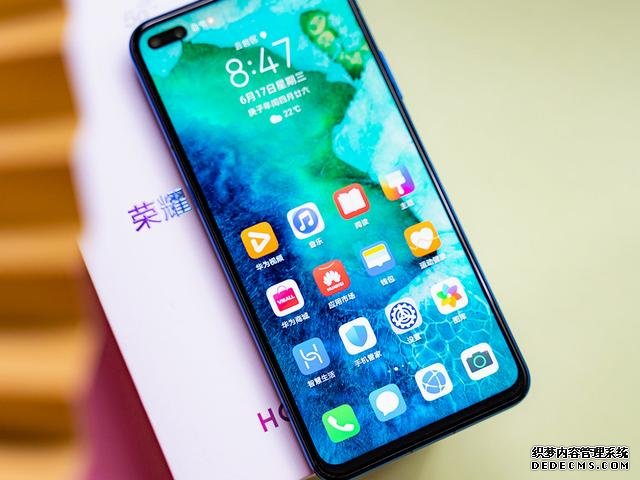 給父親換手機，選了搭載麒麟990的榮耀play4pro