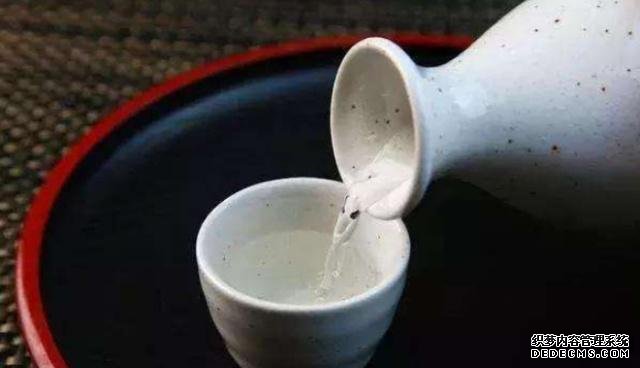 不能久放的4種酒，除了啤酒，這三種白酒也在內