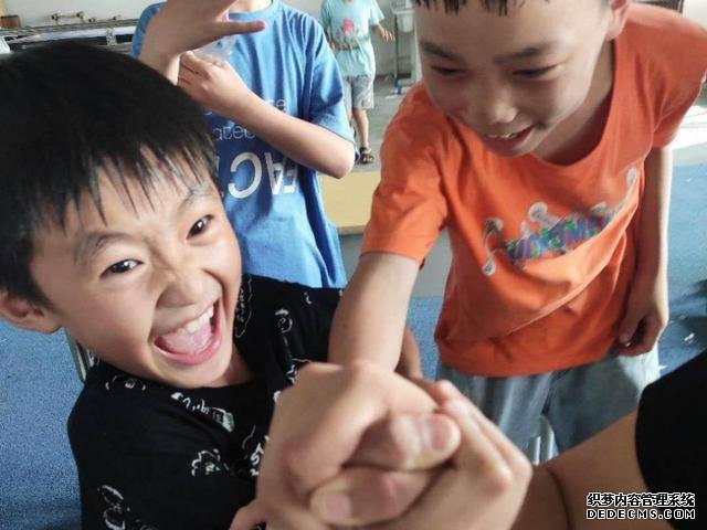 掛上你迷人的微笑，造詣健康心理