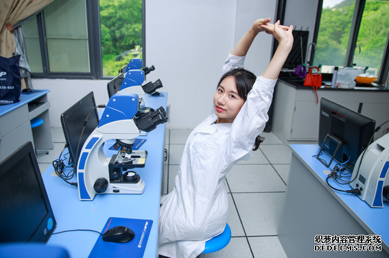 怎樣才能有效健身養(yǎng)生？專(zhuān)家：睡前這樣趴十分鐘，等于跑步1小時(shí)
