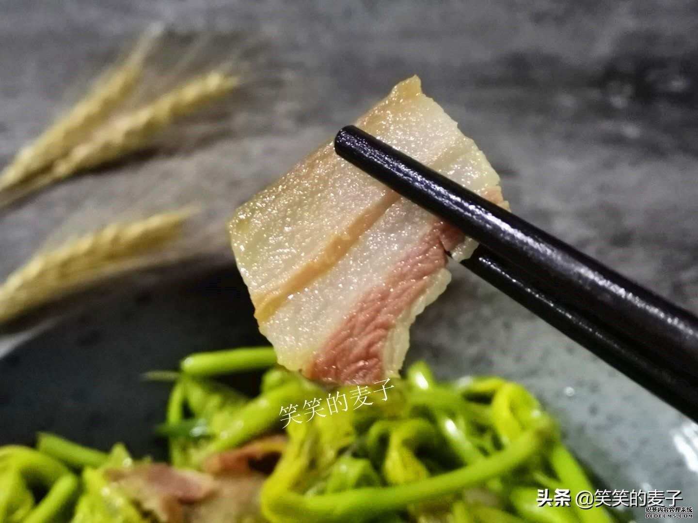 秋季，雙節(jié)期間，注意少吃3類(lèi)食物，對(duì)家人身體好