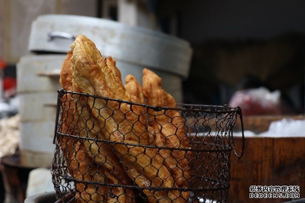每天早餐常吃油條等“油炸食品”，對(duì)身體好嗎？會(huì)對(duì)身體帶來哪些